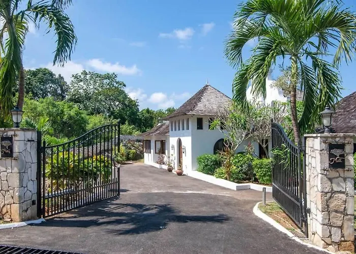 Apartment Hospitality Expert Half Hill 3br Pool Montego Bay