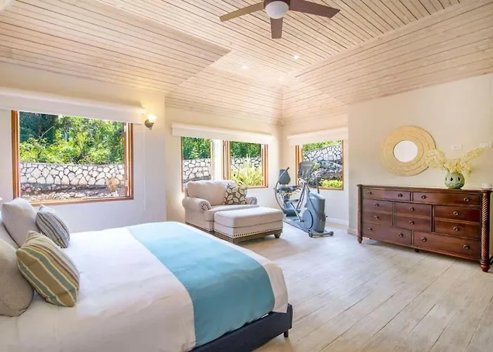 Hospitality Expert Half Hill 3br Pool Montego Bay