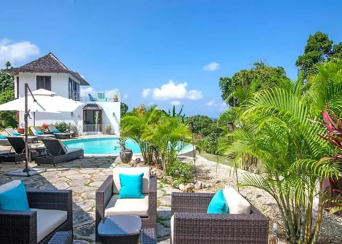 Hospitality Expert Half Hill 3br Pool